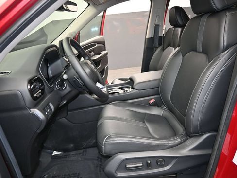 Used 2024 Honda Pilot Touring image 15