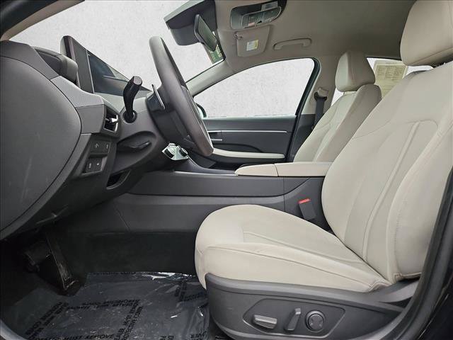 Used 2025 Hyundai Sonata SEL FWD image 16