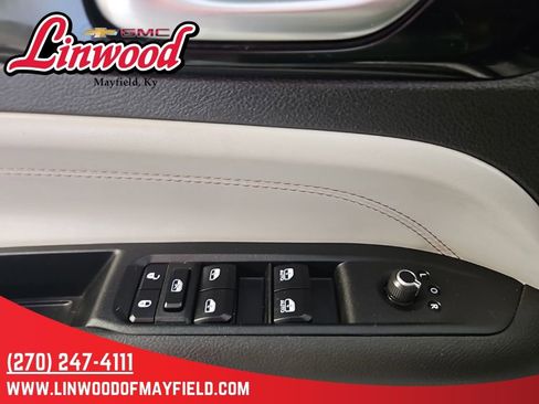 Used 2025 Jeep Compass Limited AWD/4WD image 17