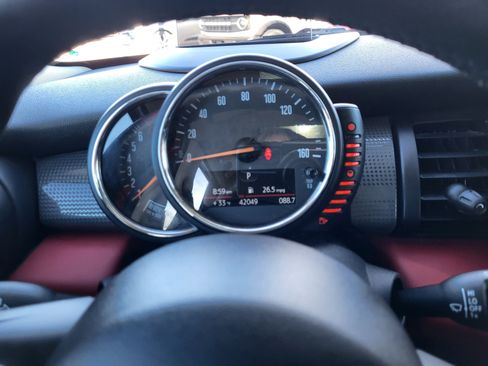 Used 2016 MINI Cooper 4-Door Hardtop image 12