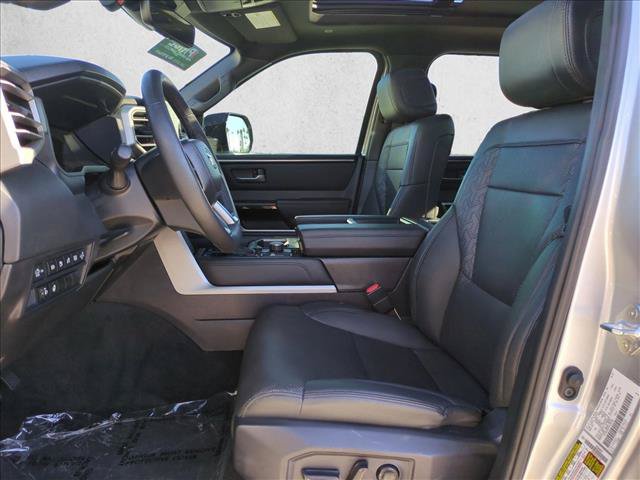 Used 2025 Toyota Tundra Limited AWD/4WD image 15