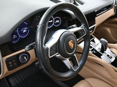 Certified 2021 Porsche Cayenne S image 17