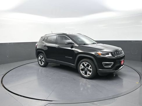 Used 2018 Jeep Compass Limited w/ Navigation Group AWD/4WD image 23
