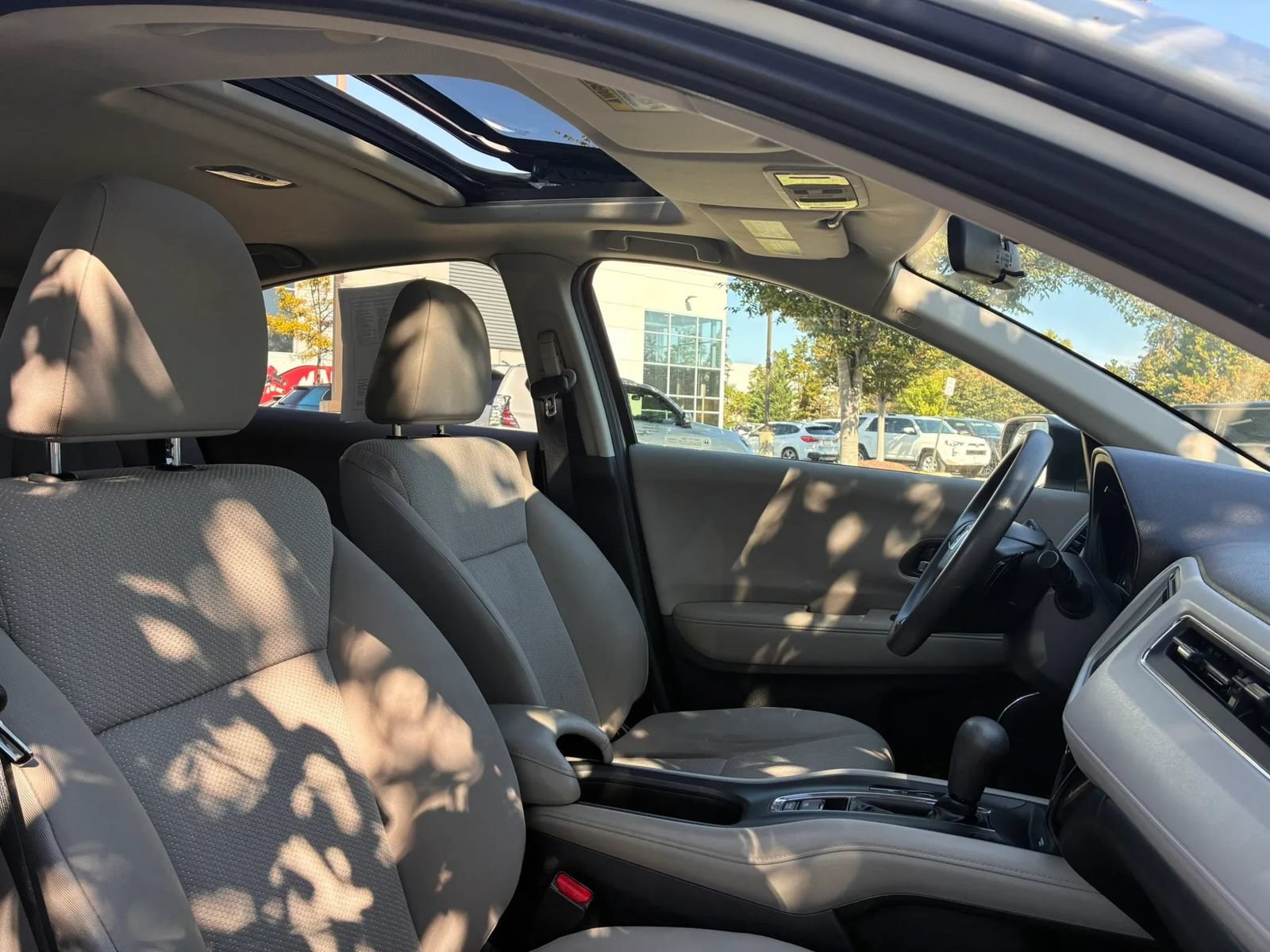 Used 2016 Honda HR-V EX image 38