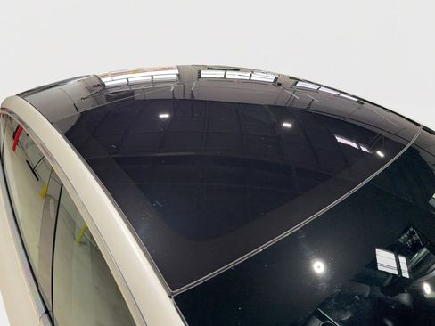 Used 2019 Tesla Model 3 Standard Range image 12