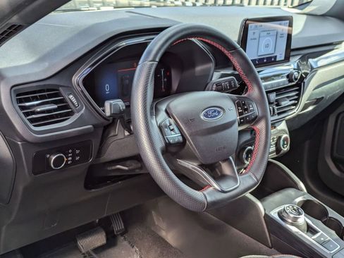 Used 2025 Ford Escape ST-Line image 14