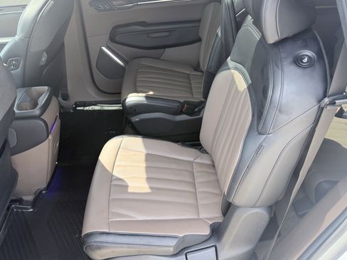 Used 2024 Kia EV9 GT-Line AWD/4WD image 38