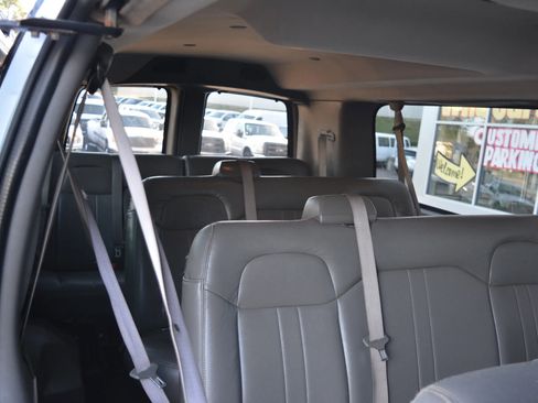 Used 2017 Chevrolet Express 3500 LS image 16