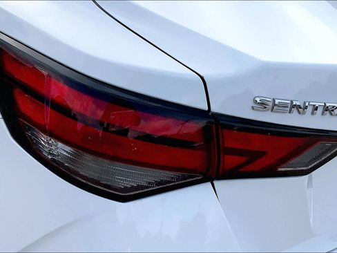 Used 2020 Nissan Sentra SV FWD image 28