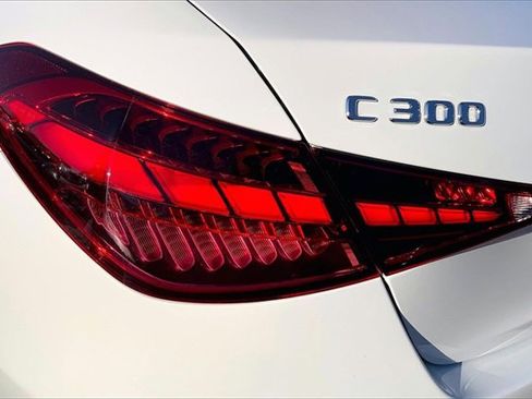 Used 2025 Mercedes-Benz C 300 4MATIC Sedan image 25
