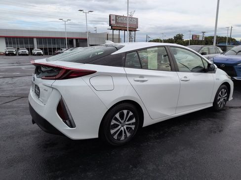 Certified 2022 Toyota Prius Prime XLE FWD image 5