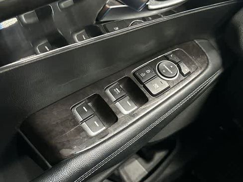 Used 2017 Kia Sorento LX w/ LX Convenience Package image 21