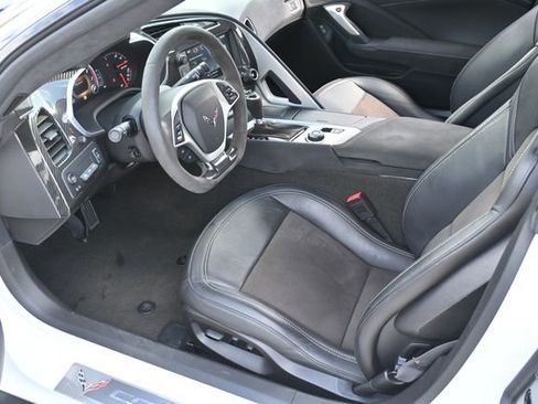 Used 2016 Chevrolet Corvette Z06 w/ 3LZ Preferred Equipment Group image 10