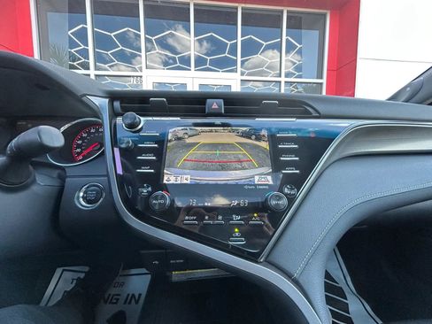 Used 2020 Toyota Camry XSE w/ Navigation Package image 14