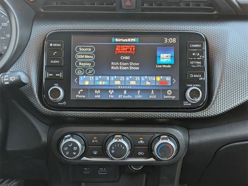 Used 2023 Nissan Kicks SV image 11