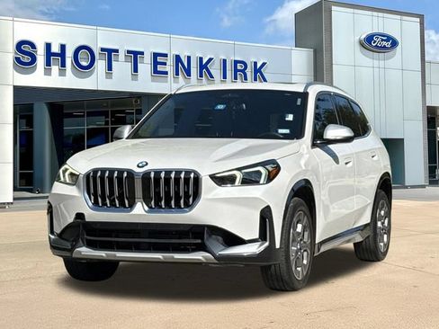 Used 2023 BMW X1 xDrive28i AWD/4WD image 3