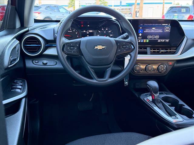 Certified 2024 Chevrolet Trax LS w/ LS Convenience Package FWD image 9