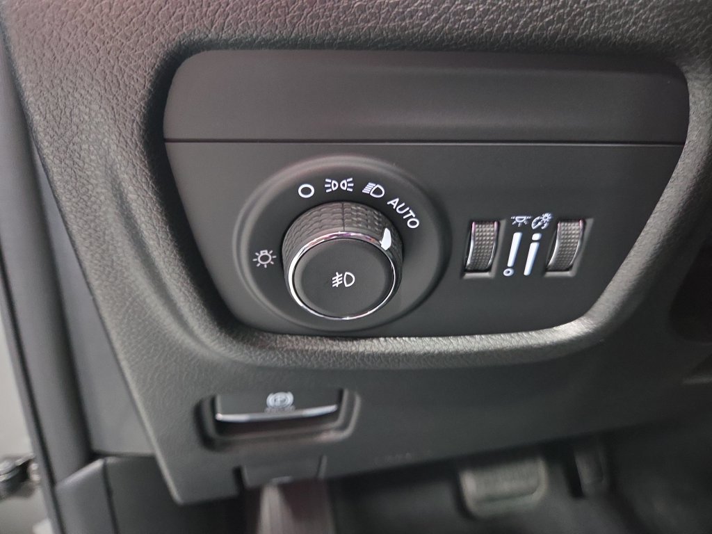 New 2027 Jeep Grand Cherokee Limited AWD/4WD image 19