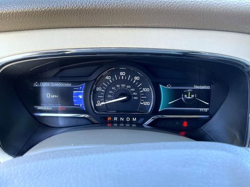 Used 2016 Lincoln Navigator Select AWD/4WD image 12