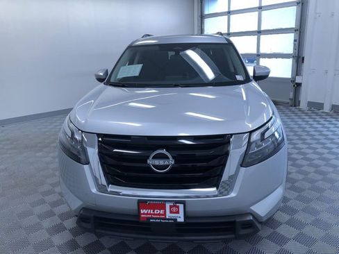 Used 2025 Nissan Pathfinder SV AWD/4WD image 15