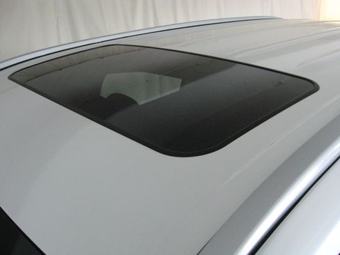 Used 2023 Toyota Highlander Bronze Edition image 25