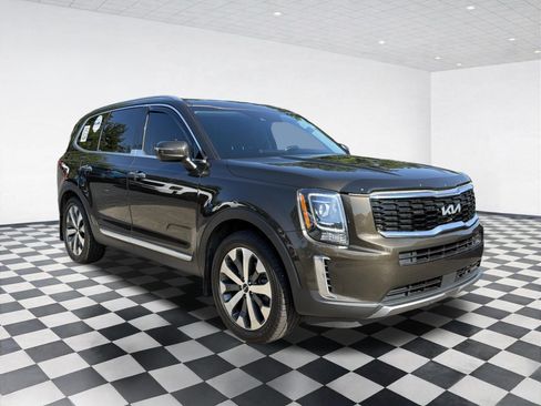 Used 2022 Kia Telluride S FWD image 3