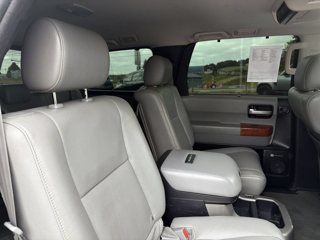 Used 2019 Toyota Sequoia Platinum AWD/4WD image 28