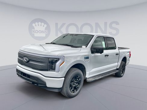 New 2025 Ford F150 Lightning XLT image 1