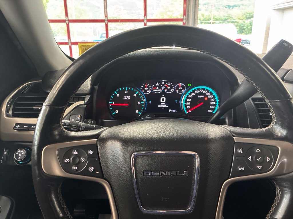 Used 2018 GMC Yukon Denali w/ Open Road Package AWD/4WD image 40