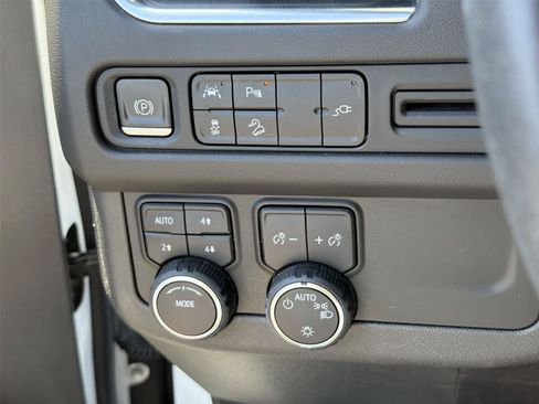Used 2022 Chevrolet Tahoe Premier AWD/4WD image 40