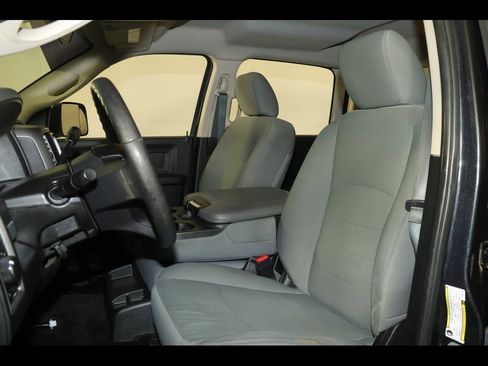 Used 2017 RAM 2500 Tradesman w/ Chrome Appearance Group image 13