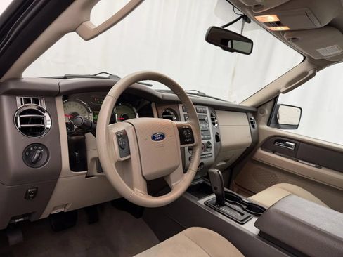 Used 2011 Ford Expedition XLT AWD/4WD image 9