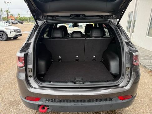 Used 2023 Jeep Compass Trailhawk AWD/4WD image 31