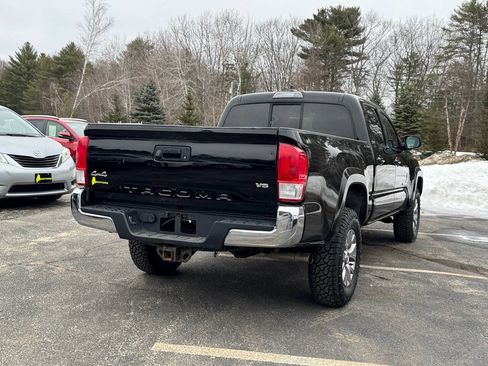 Used 2017 Toyota Tacoma SR5 image 4