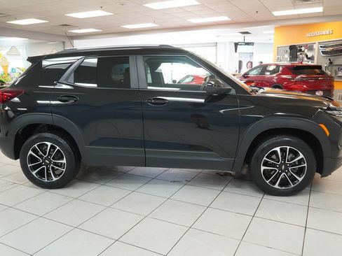 Used 2024 Chevrolet TrailBlazer LT w/ Convenience Package AWD/4WD image 13