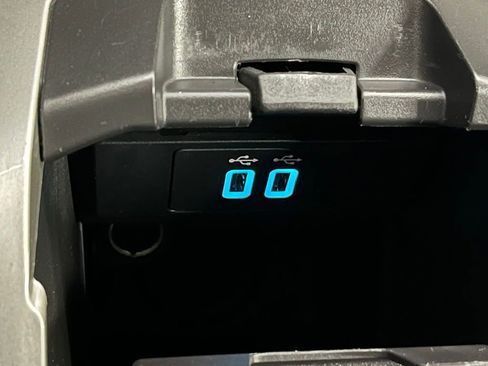 Used 2016 Ford C-MAX Energi SEL image 12