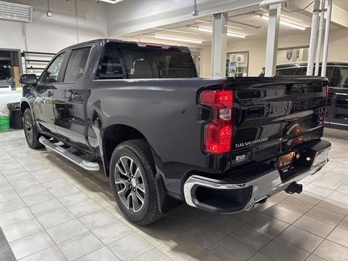 Used 2024 Chevrolet Silverado 1500 LT w/ Z71 Off-Road Package image 2