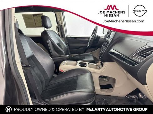 Used 2018 Dodge Grand Caravan SXT FWD image 20