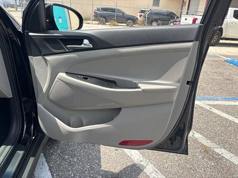 Used 2021 Hyundai Tucson SE FWD image 17
