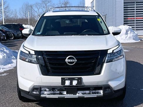Used 2023 Nissan Pathfinder SL w/ SL Premium Package image 2