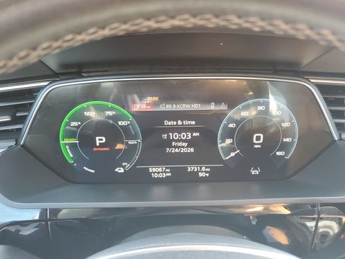 Used 2024 Audi Q8 e-tron Premium AWD/4WD image 31