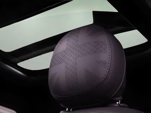 Used 2022 MINI Cooper SE image 35