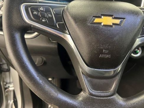 Used 2018 Chevrolet Equinox LT FWD image 11