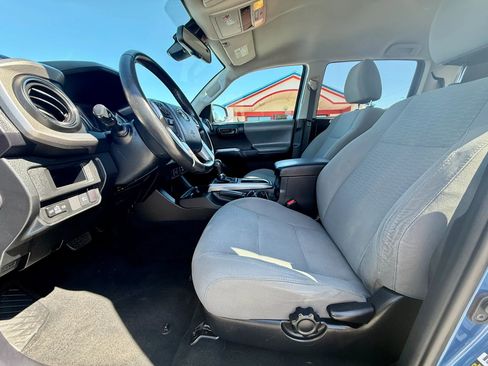 Used 2018 Toyota Tacoma SR5 image 9