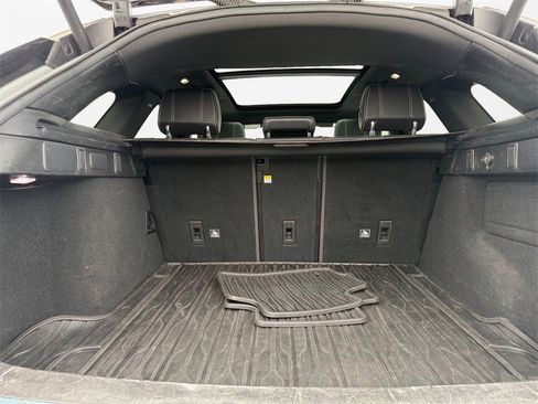 Used 2020 Land Rover Range Rover Velar S image 18