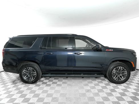 Used 2025 Chevrolet Suburban Z71 AWD/4WD image 3