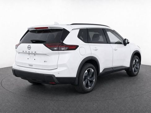 Used 2024 Nissan Rogue SV FWD image 6