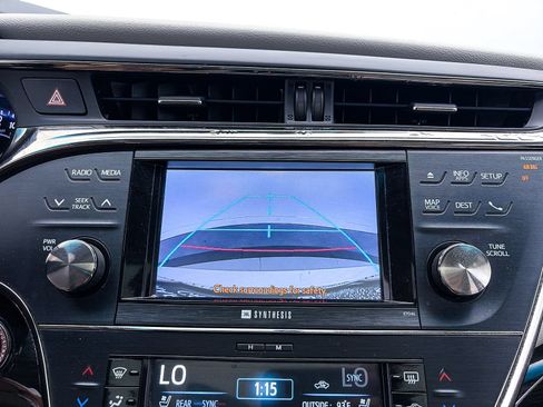 Used 2013 Toyota Avalon Limited w/ Technology Pkg FWD image 6
