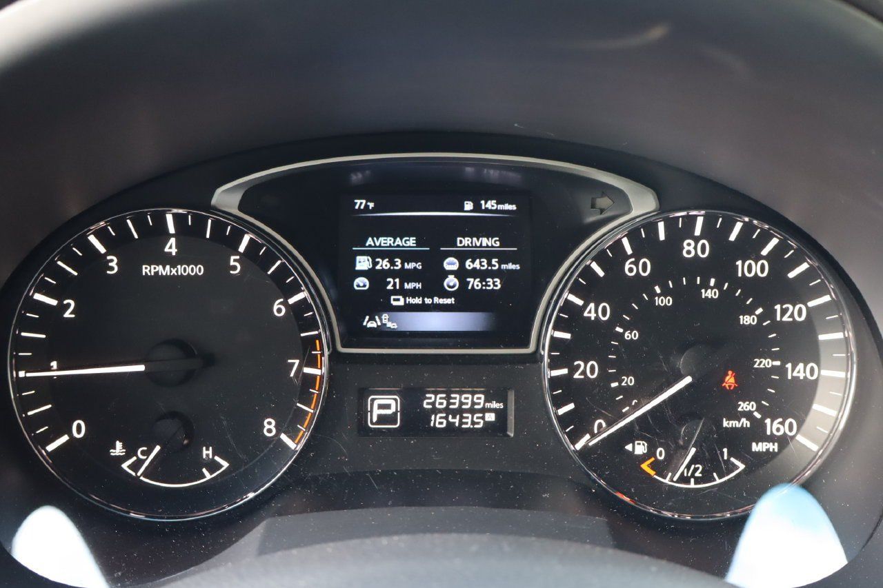 Used 2015 Nissan Altima 2.5 SV w/ Convenience Package FWD image 9