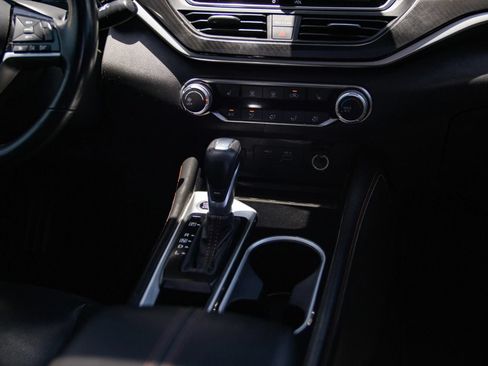 Used 2024 Nissan Altima 2.5 SR w/ SR Premium Package FWD image 32